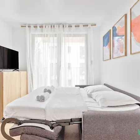 Apartment Modern With Balcony -6p-proche Paris