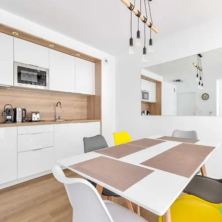 Modern With Balcony -6p-proche Paris Apartment
