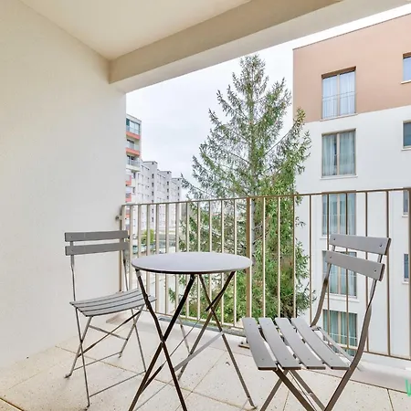 Apartment Modern With Balcony -6p-proche Paris